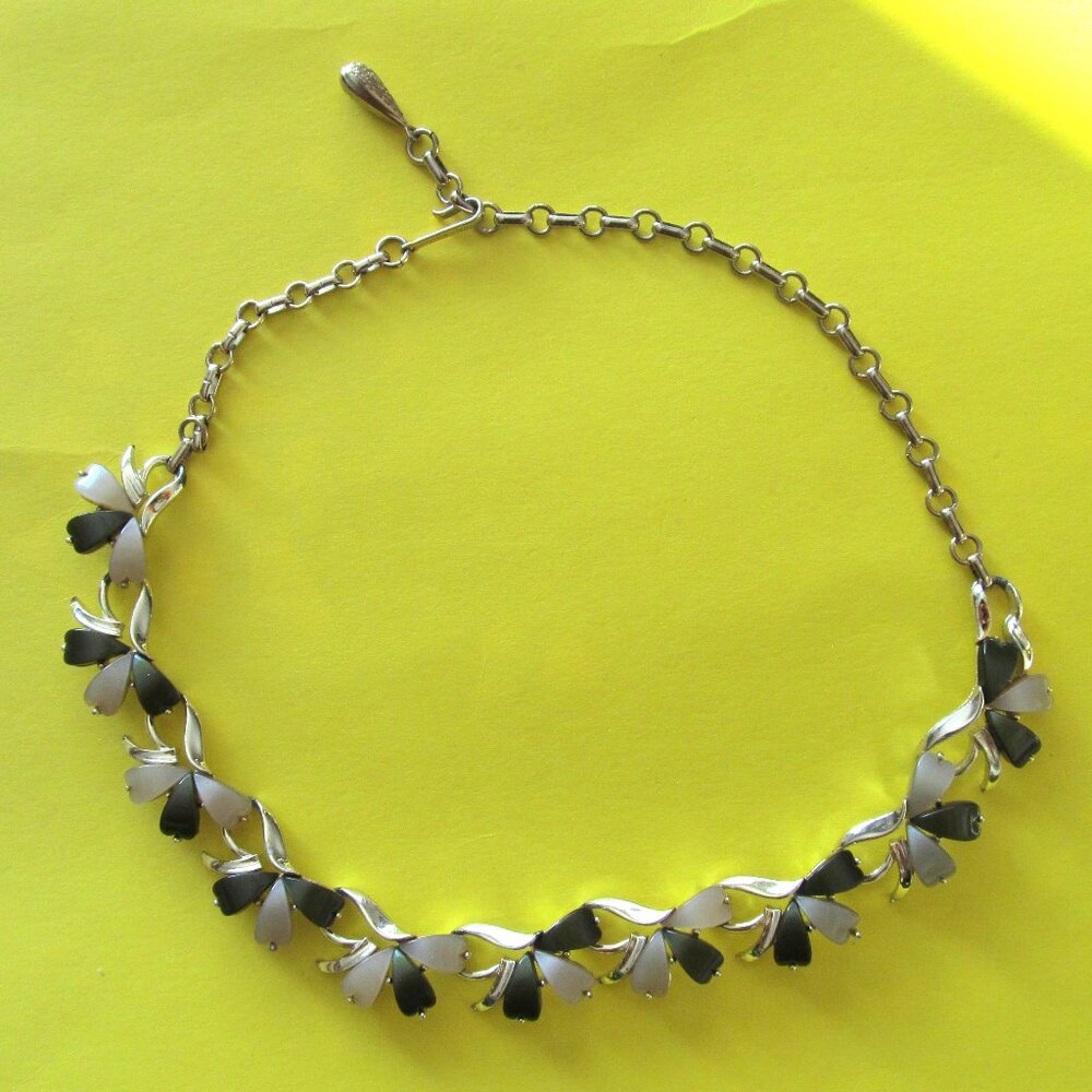 Vintage CORO necklace Thermoset Lucite Olivine & Moon Glow Gold Tone